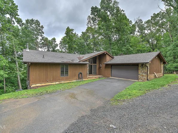 121 Lone Oak Dr, Kingsport, TN 37663