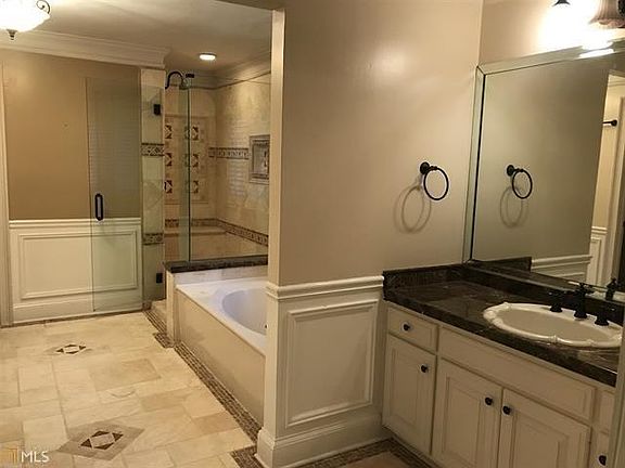 4th image of 1920 River Falls Dr