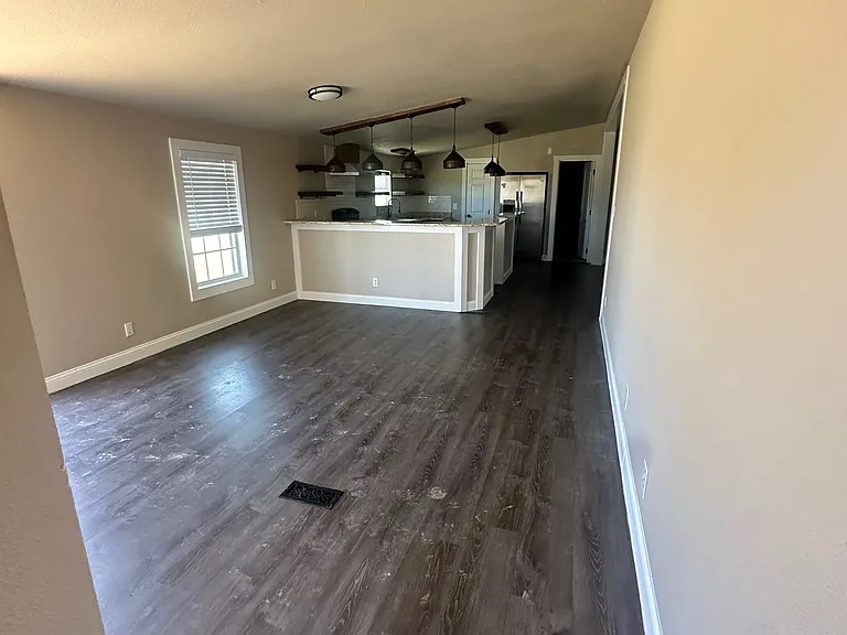 520 Grimes Rd — Photo 11