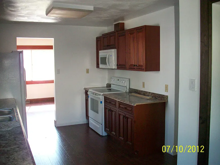 365 1st Ave — Photo 7