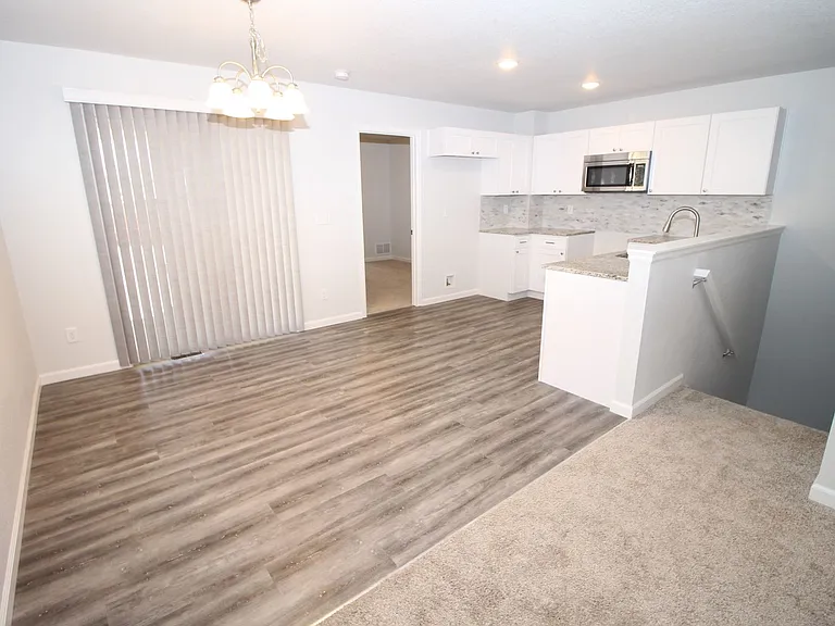 943 E Moreno Ave — Photo 8
