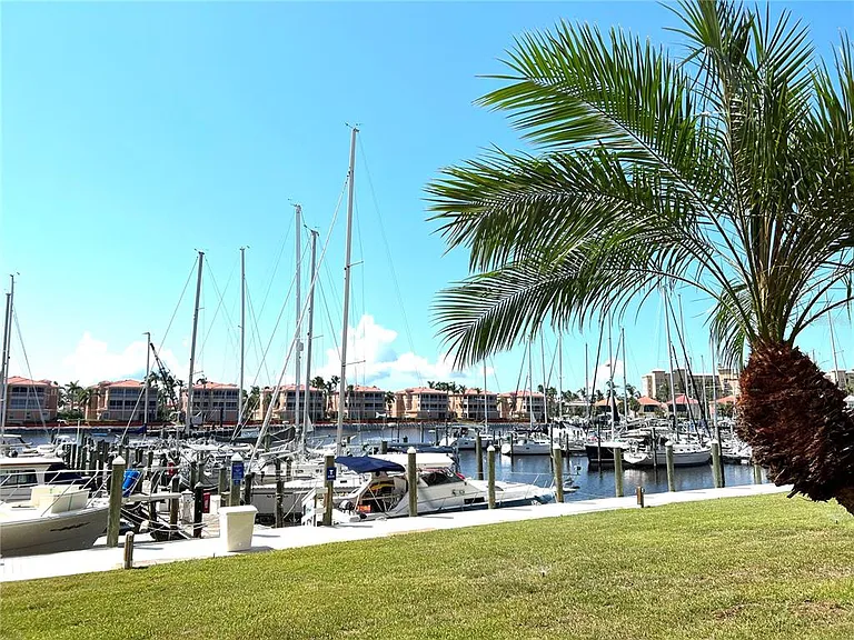 2060 Matecumbe Key Rd #2105 — Photo 22