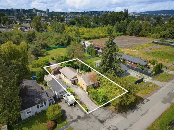 11447 125a St, Surrey, BC V3V 5A6