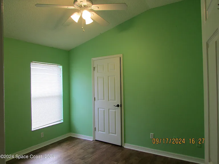 1065 Sedgewood Cir — Photo 16