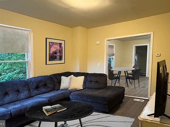 5th image of 1349 Clipper Heights Ave