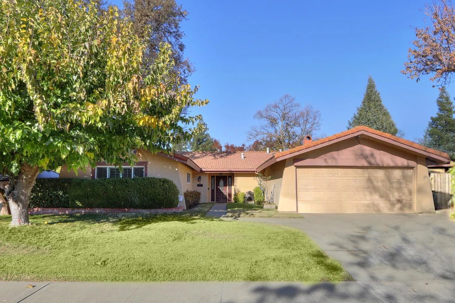 4301 Vista Way photo 1