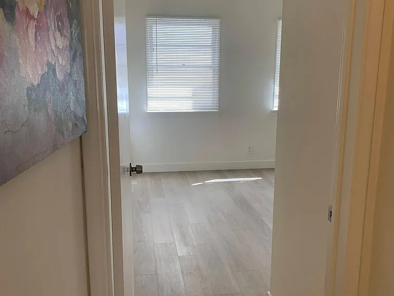 4 1241south Bundy Dr #4 — Photo 17