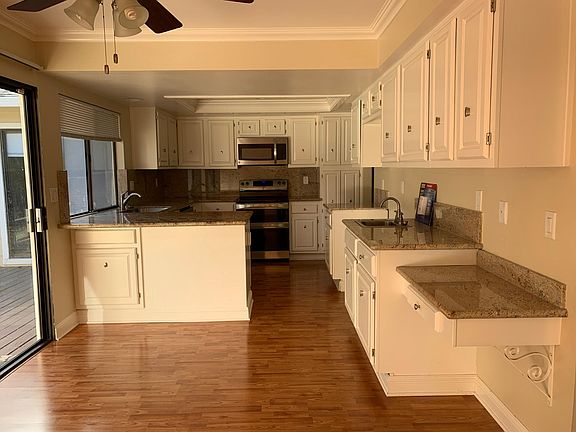 3rd image of 6502 Circle Hill Dr