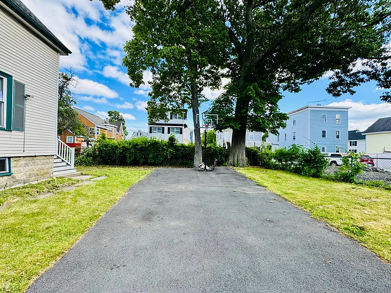 84 Williams Ave — Photo 5
