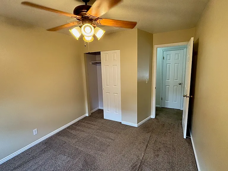 814 W Sweet Meadow Ln — Photo 15