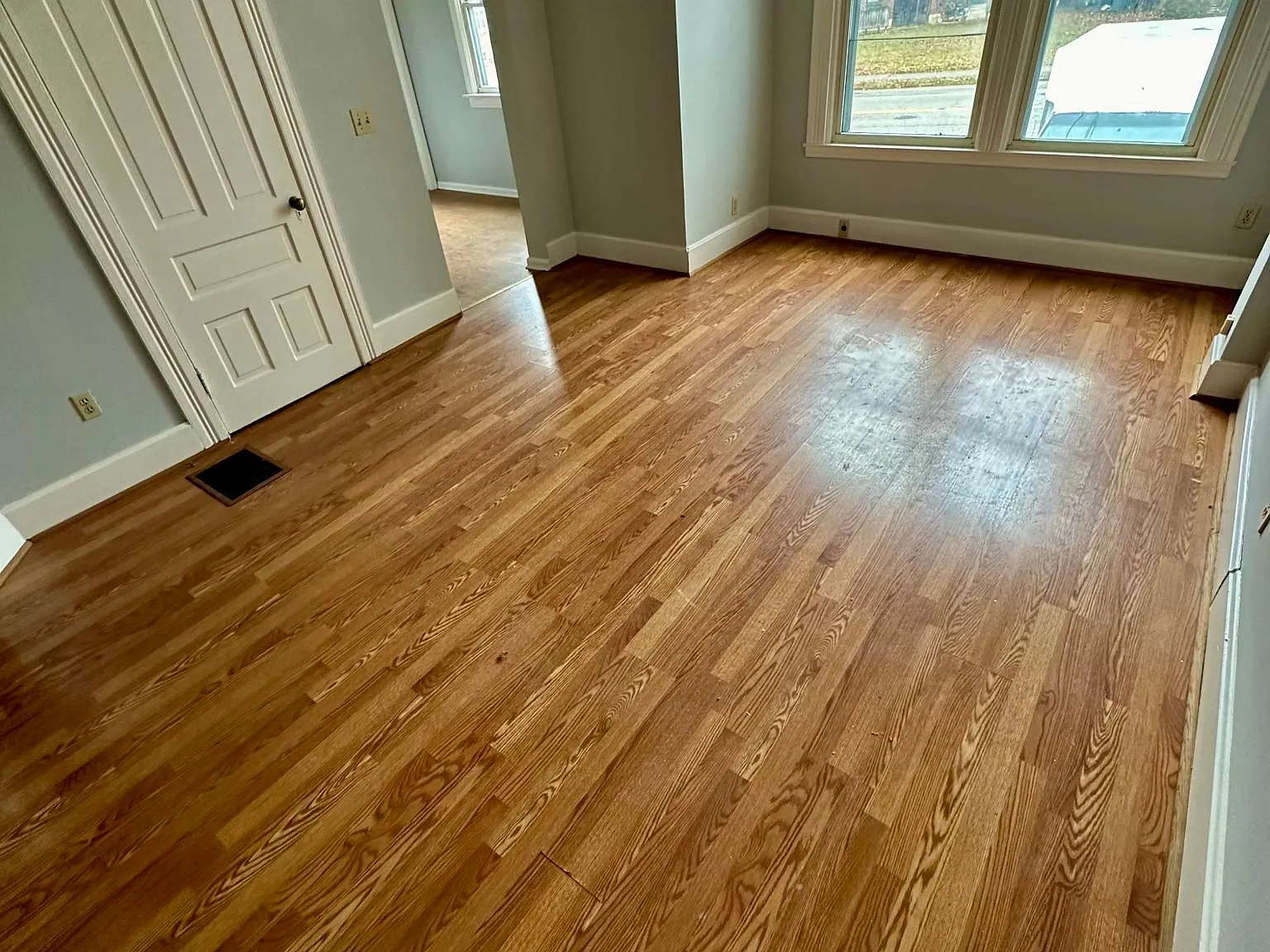 1 bed, 900 sqft, $950 — Photo 2