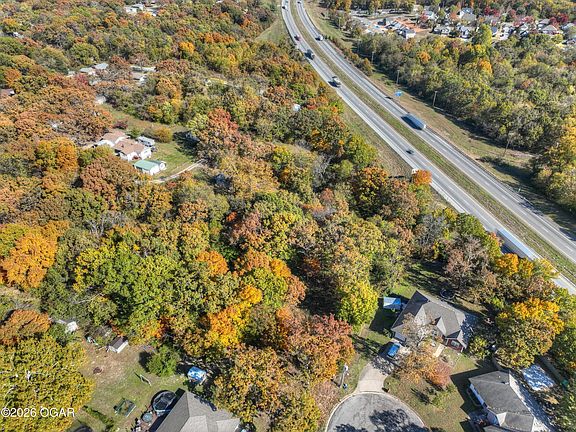 4th image of E Stoneridge Dr