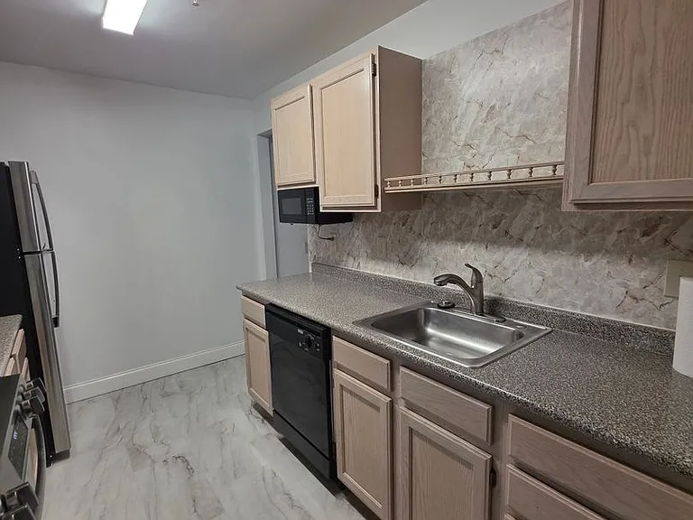 2809 Waters Edge Dr #260 — Photo 17