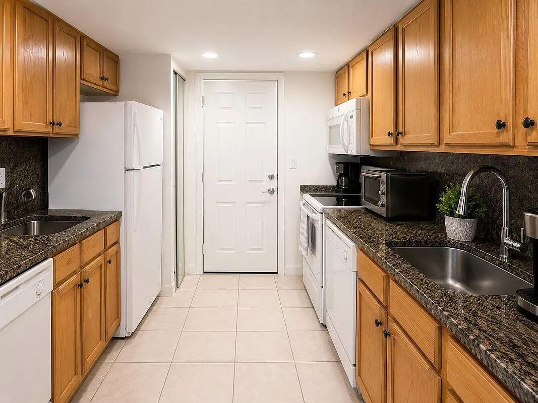 290 Sunrise Dr — Photo 2