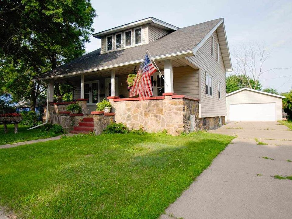 1st image of 530 9th Ave S