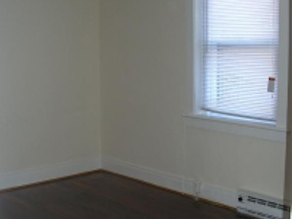 3rd image of 4911 Newport Ave