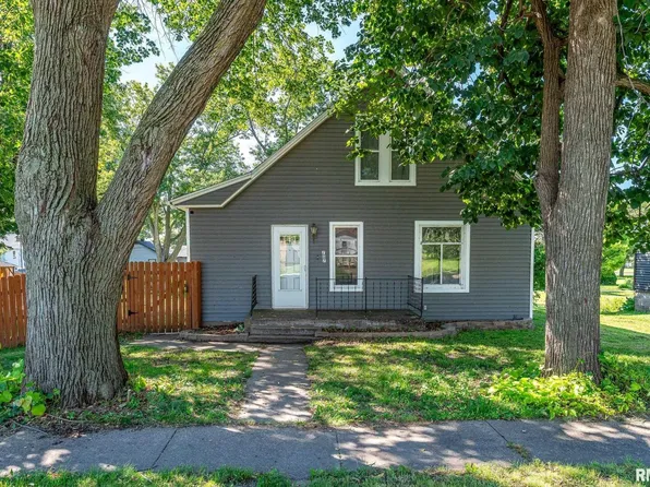 707 3rd St, Buffalo, IA 52728