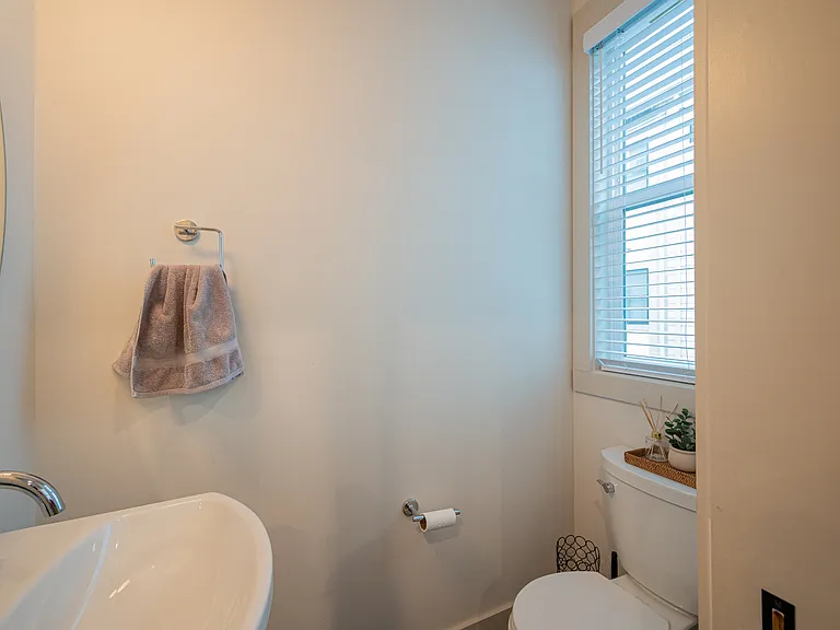 Wesley Terrace Ave — Photo 15