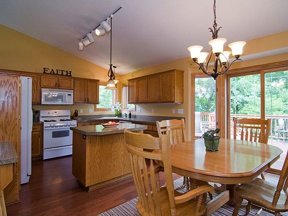 2nd image of 1176 Sunset Dr