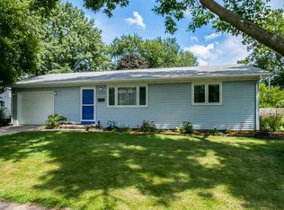 1926 Grantwood St, Iowa City, IA 52240
