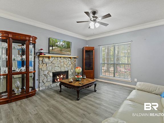 5th image of 111 Chinquapin Cir