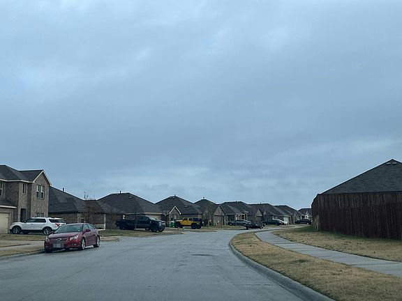 5th image of 241 Paddock Ln