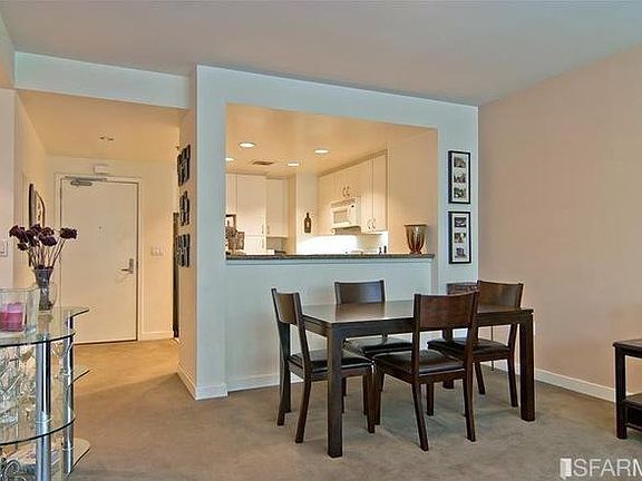 3rd image of 260 King St Unit 403