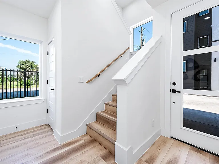 3207 Saint Emanuel St #A — Photo 8