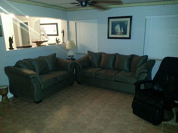 4th image of 2571 Lorna Dr