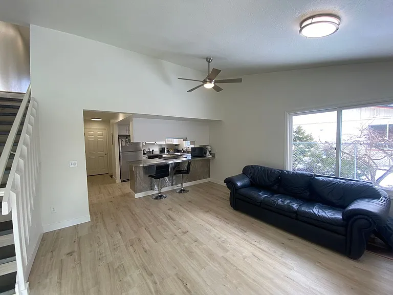 3306 Orion Cir — Photo 2