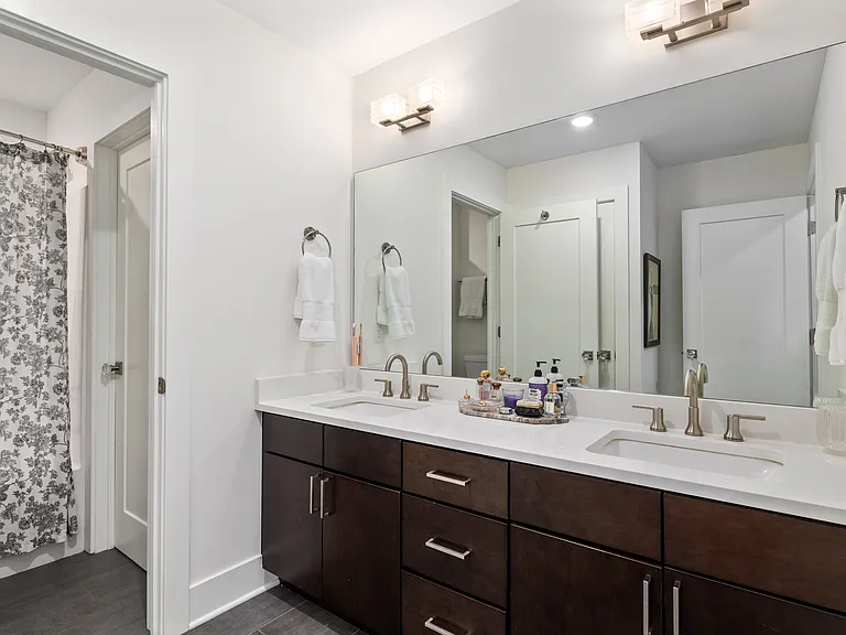 631 Fairview Ave NE #1 — Photo 16