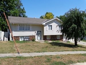 1st image of 908 5th St