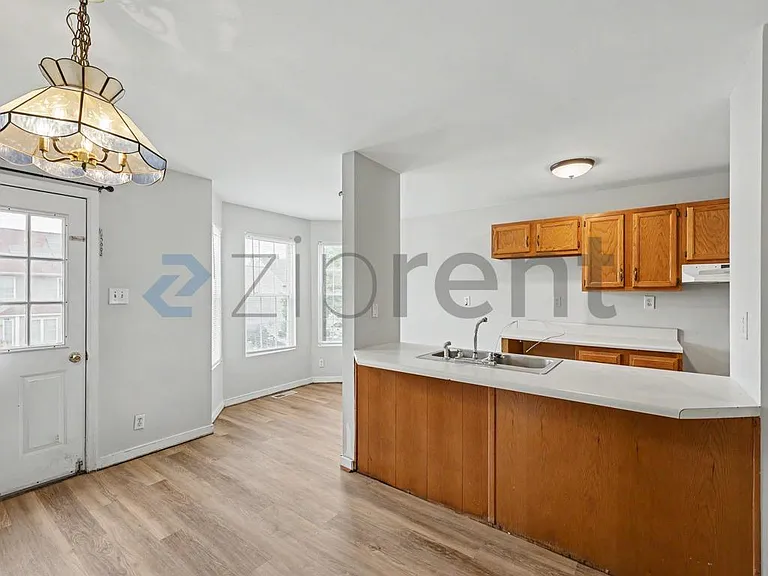 1912 Porter St — Photo 15