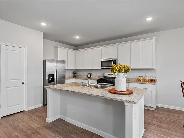 5728 Palm Flower Dr — Photo 6