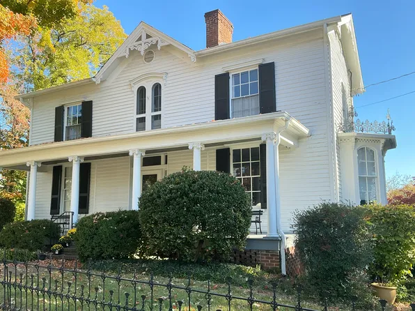 220 N Broad St, Salem, VA 24153