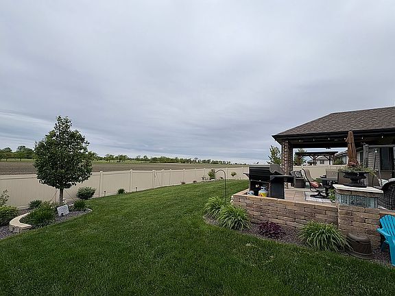 4th image of 2231 Pheasant Run Dr