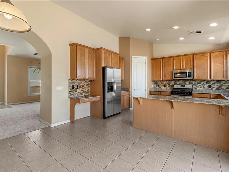 2435 E Desert Broom Pl — Photo 21