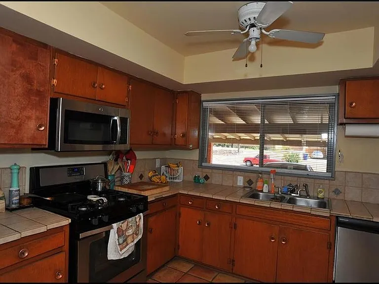 4233 Hampshire Ln — Photo 23
