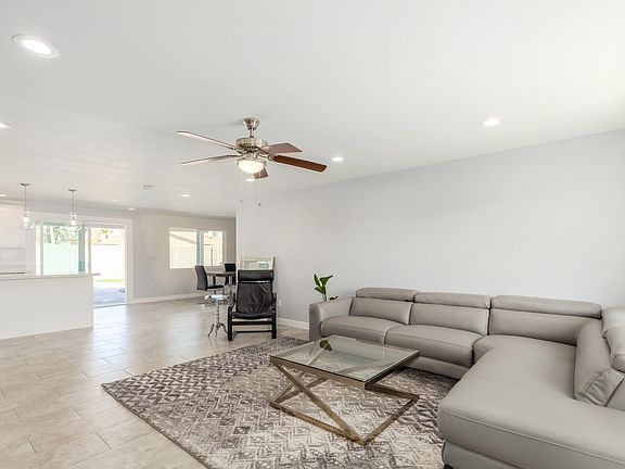 4th image of 3726 E Winchcomb Dr