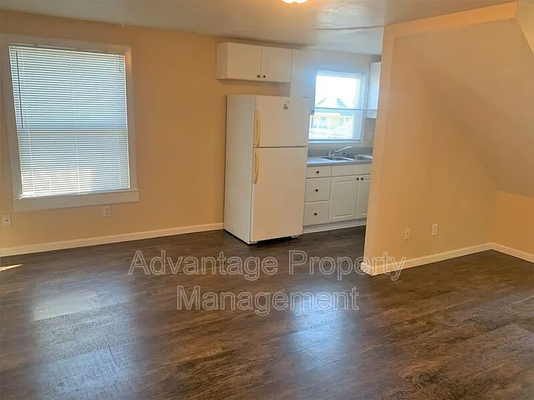 324 Calapooia St SW #1 — Photo 3