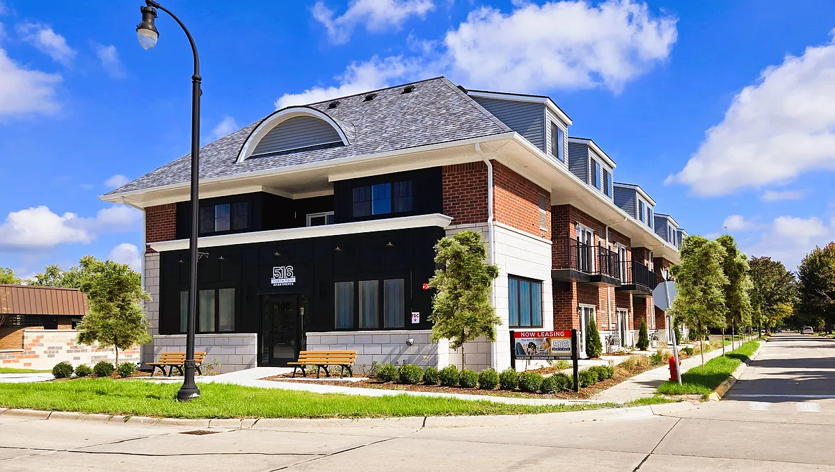 Walk right into Downtown Clawson - 516 North Main Apartments