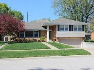 376 W Kathleen Dr, Park Ridge, IL 60068