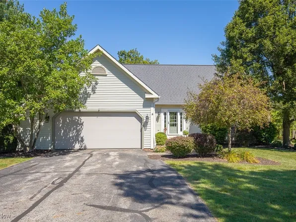 2047 Fairway Blvd, Hudson, OH 44236