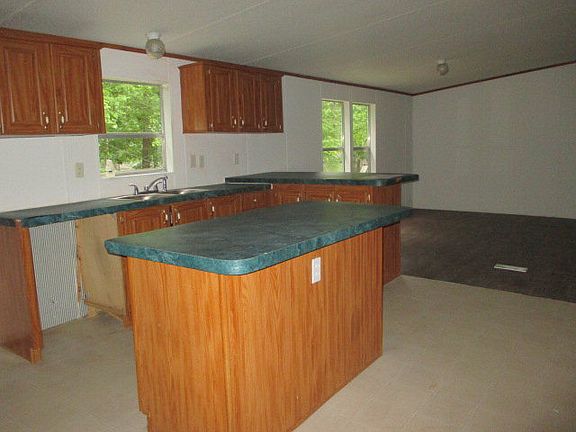 5th image of 300 Holly Creek Ct