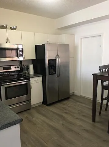 2 bed, 2.5 bath, $2,750 — Photo 2