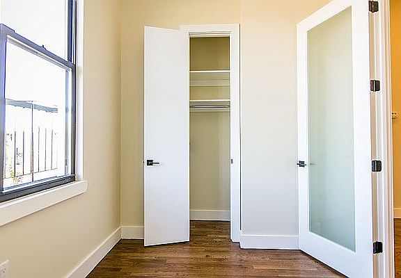 5th image of 565 Evergreen Ave #2A