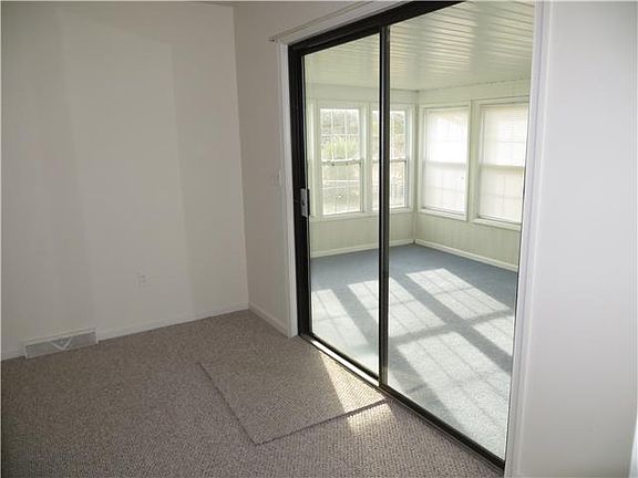 Dining room leads to florida room