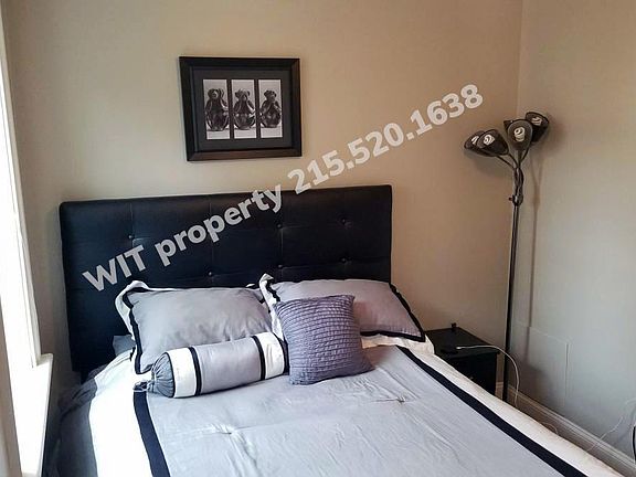 2nd floor bedroom, queen size bed