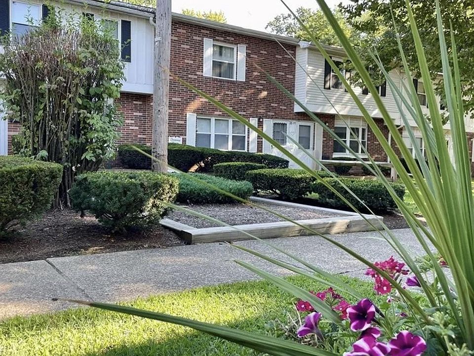 1st image of 762 Mentor Ave APT 54