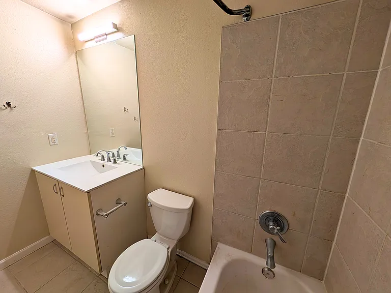 1940 W 32nd Ave #201 — Photo 11